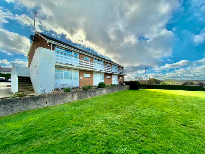 2 Bedroom Flat To Rent In Stratton Road, Bude, Cornwall, EX23