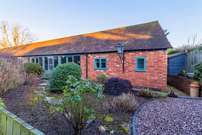 2 Bedroom Barn Conversion For Sale In Bishops Itchington, Southam, CV47