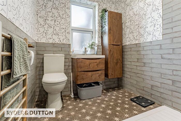 4 Bedroom Semi Detached House For Sale In Rochdale Road, Middleton, Manchester, M24