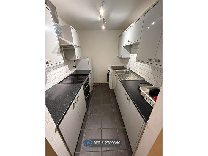 1 Bedroom Flat To Rent In Colwyn Road, Northampton, NN1