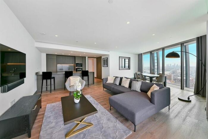 2 Bedroom Flat To Rent In One Blackfrairs, - Blackfriars Road, London, SE1