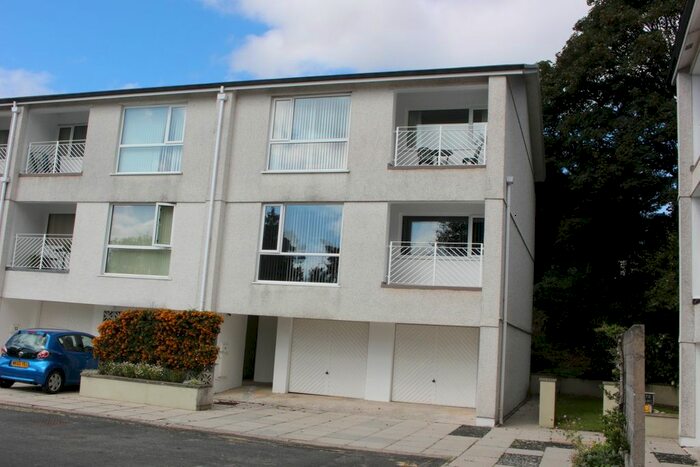 2 Bedroom Flat To Rent In Elm Court, Truro, TR1