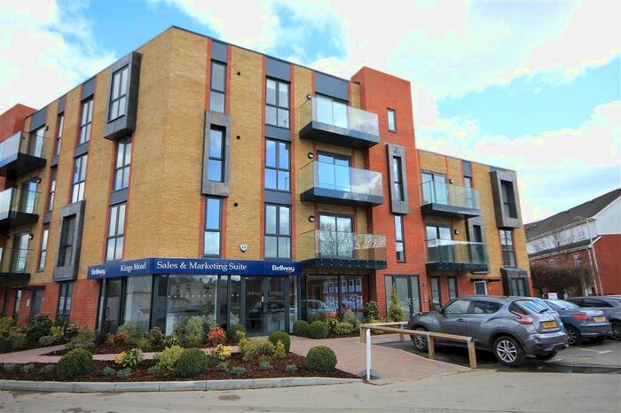 2 Bedroom Flat To Rent In Oscar Wilde Road, Reading, Berkshire, RG1