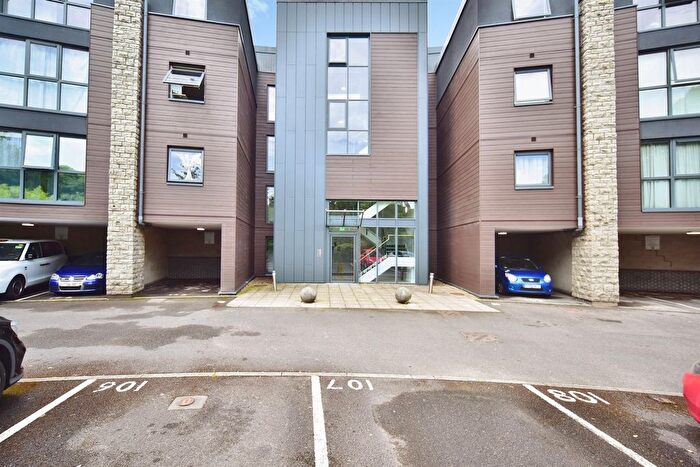 2 Bedroom Flat For Sale In Sandling Lane, Maidstone, ME14