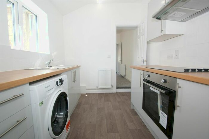 1 Bedroom Flat To Rent In Kent Road, Grays, RM17