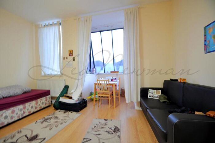 1 Bedroom Flat To Rent In Clipper Way, Lewisham, SE13