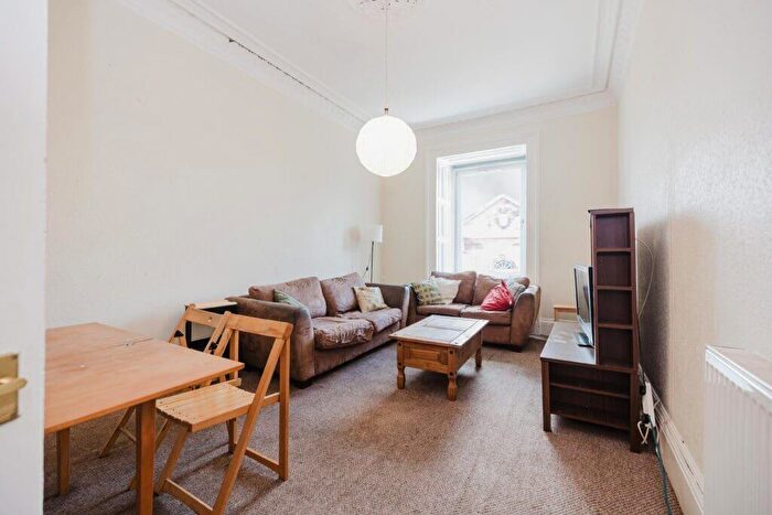 5 Bedroom Flat To Rent In L Morningside Road, Edinburgh, EH10