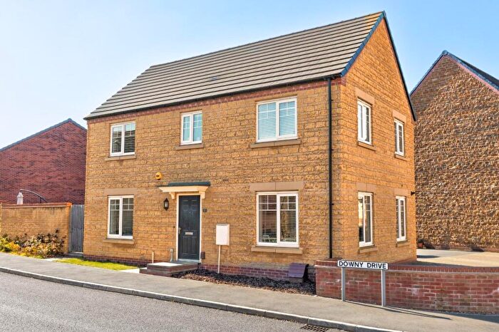 4 Bedroom Detached House For Sale In Downy Drive, Pineham, NN4
