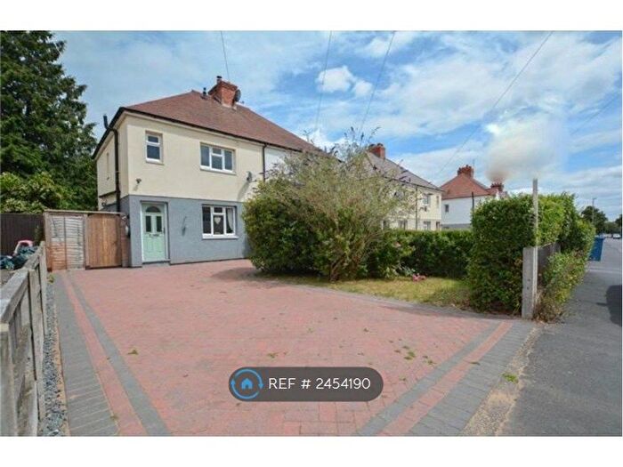 3 Bedroom Semi-Detached House To Rent In French Avenue Mile Oak, Tamworth, B78