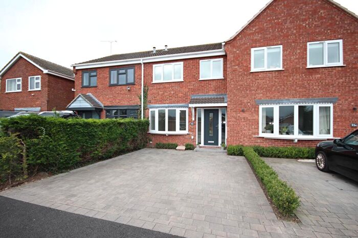 3 Bedroom Town House To Rent In Park Road, Barton-under-Needwood, DE13