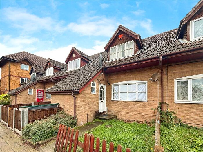 3 Bedroom Terraced House For Sale In Cornwallis Close, Erith, DA8