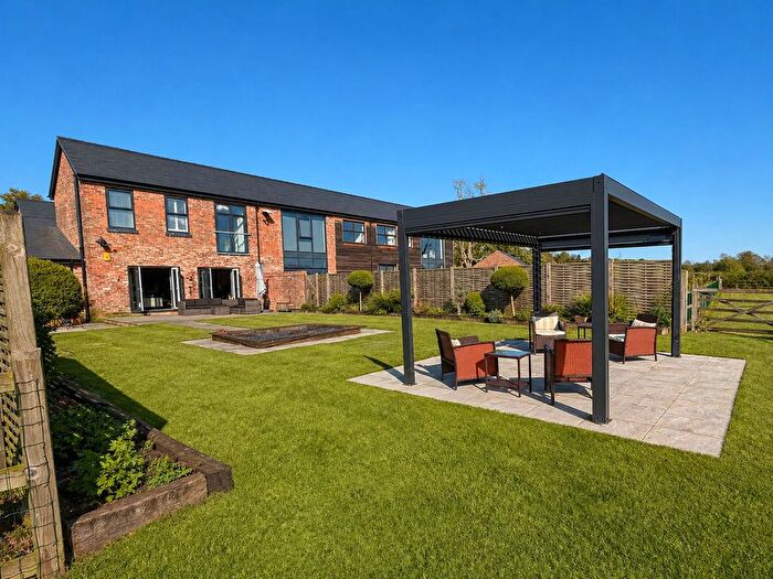 4 Bedroom Barn Conversion For Sale In Holme Street, Tarvin, CH3