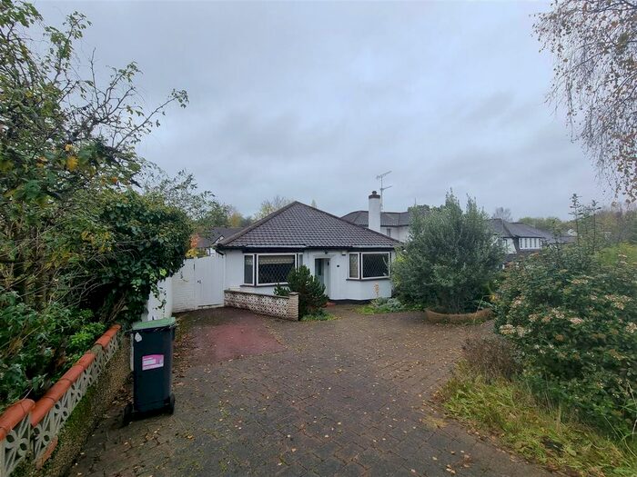 2 Bedroom Detached Bungalow To Rent In Houndsden Road, Winchmore Hill, London, N21