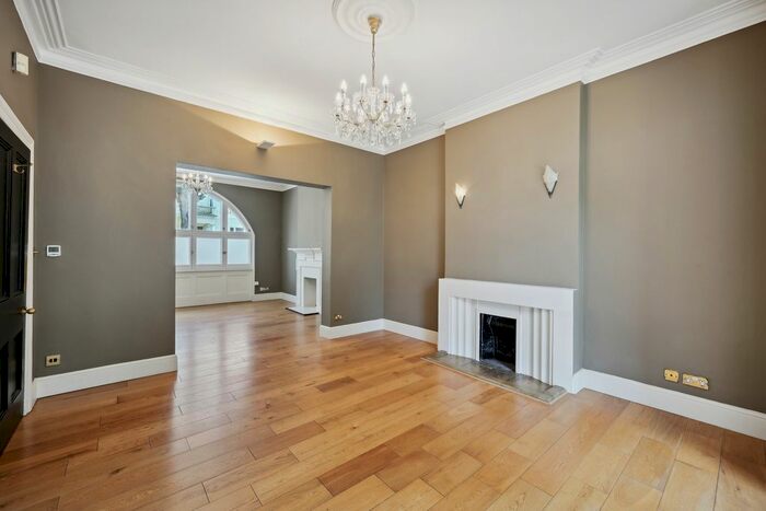 5 Bedroom Terraced House To Rent In Kensington Church Street, London, W8