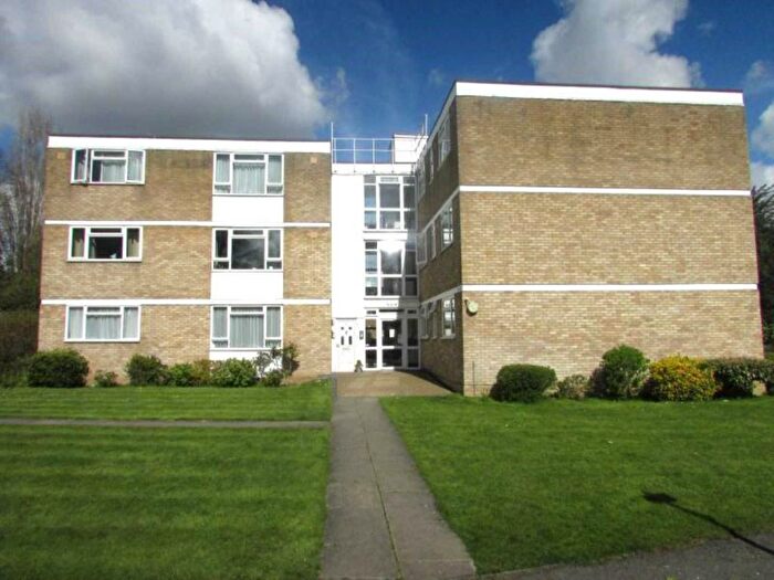 2 Bedroom Flat To Rent In Boreham Holt, Elstree, WD6
