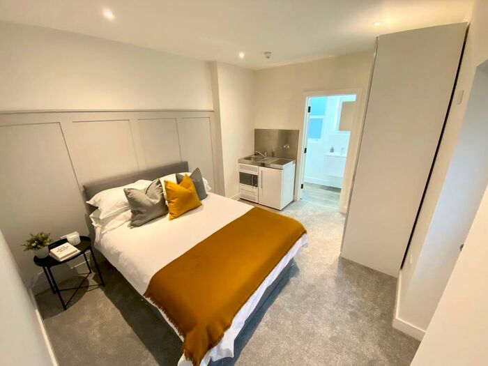 Semi-Detached House To Rent In Ash Road, Aldershot, GU12