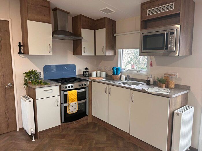 2 Bedroom Park Home For Sale In West Mersea Holiday Park, CO5