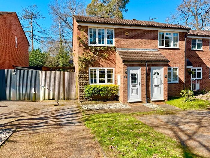 2 Bedroom Semi-Detached House For Sale In Atrebatti Road, Sandhurst, GU47