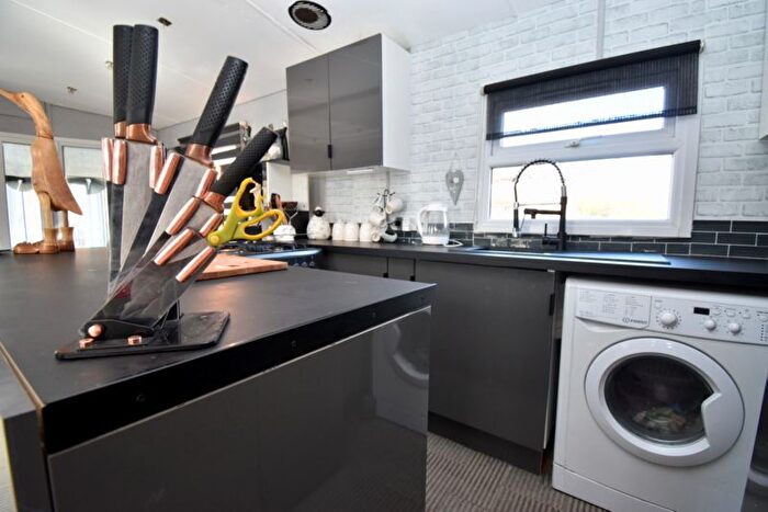 2 Bedroom Houseboat For Sale In Banks End, Wyton, Huntingdon, PE28