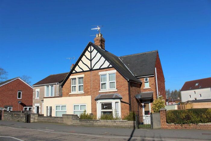 3 Bedroom Semi-Detached House To Rent In Kingshill Road, Old Town, Swindon, SN1