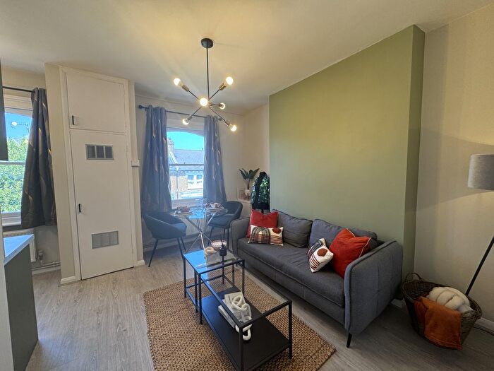 1 Bedroom Flat To Rent In Sterndale Road, London, W14