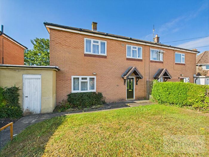 3 Bedroom Semi-Detached House For Sale In Robsart Place, Cumnor, OX2