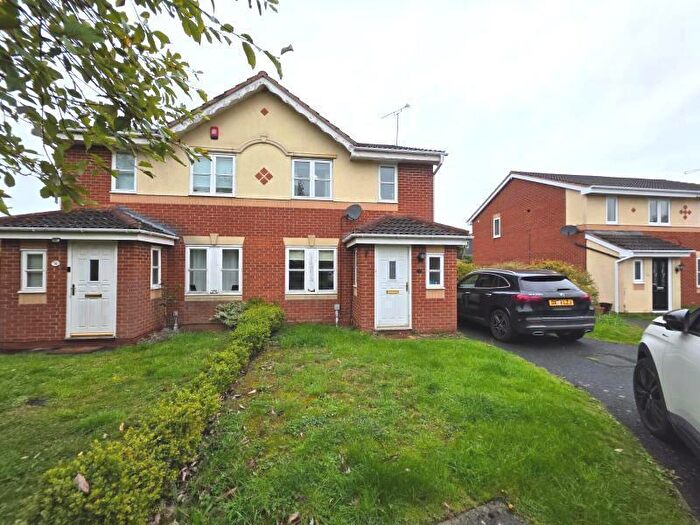 3 Bedroom Semi-Detached House To Rent In Helston Close, Stafford, ST17