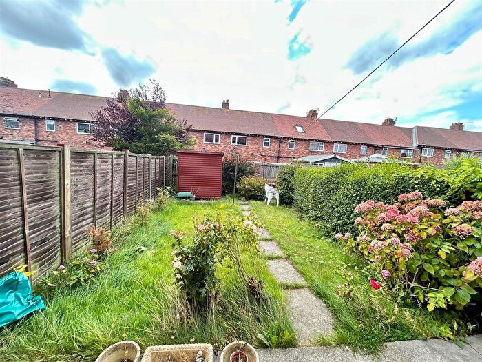 3 Bedroom Terraced House For Sale In Holly Walk, Scarborough, YO12