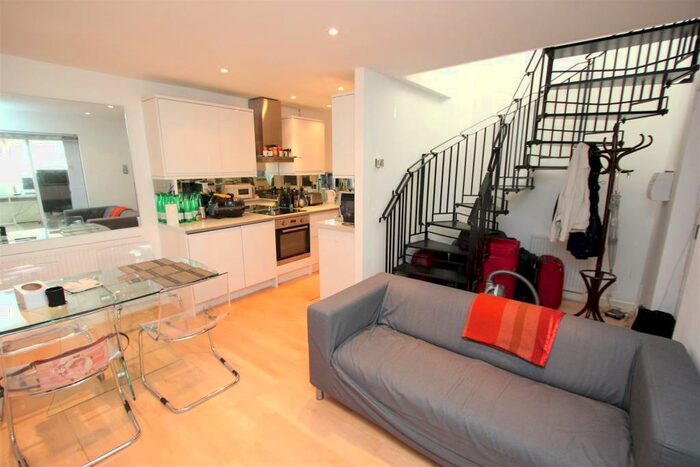 1 Bedroom Terraced House To Rent In Vinegar Street, Wapping, London, E1W