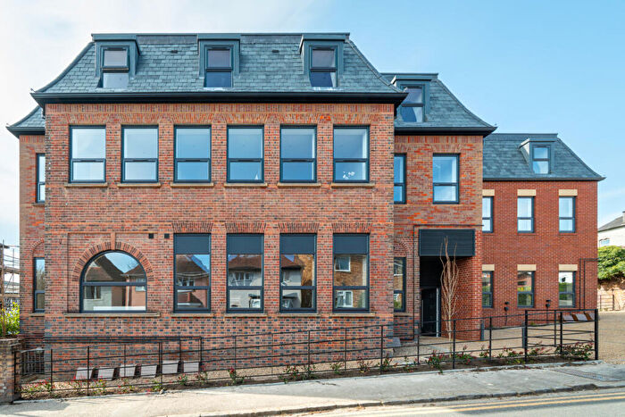 1 Bedroom Apartment For Sale In Harlow House, Harlow Road, High Wycombe, Bucks, HP13