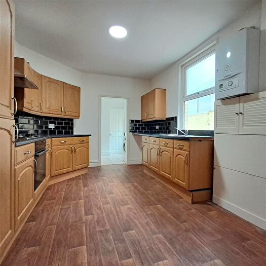 4 Bedroom Terraced House To Rent In Woodbridge Road, Bristol, BS4