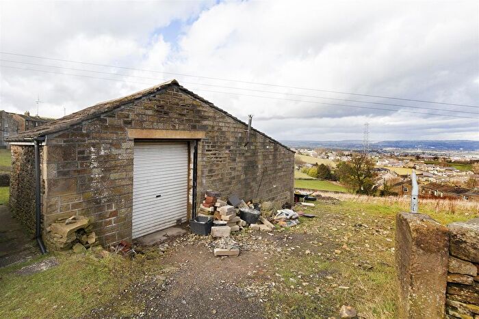 Barn Conversion For Sale In Forest Hill Road, Holywell Green, Halifax, HX4