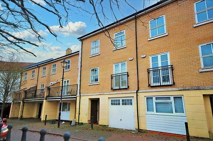 5 Bedroom Terraced House To Rent In Albany Gardens, Colchester, Essex, CO2