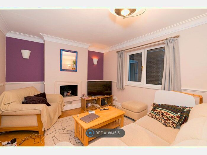 3 Bedroom Flat To Rent In Highbury New Park, London, N5