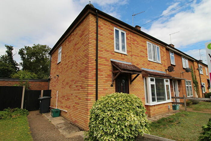 3 Bedroom Semi-Detached House To Rent In Cherry Tree Green, Hertford, SG14