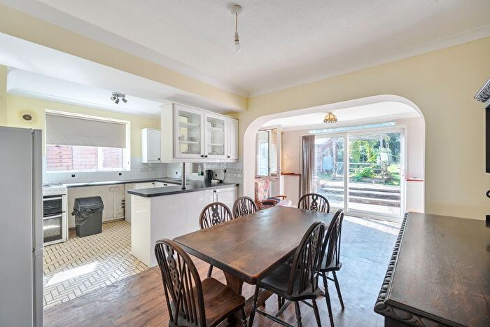 4 Bedroom Semi-Detached House For Sale In Lodge Road, Fetcham, KT22