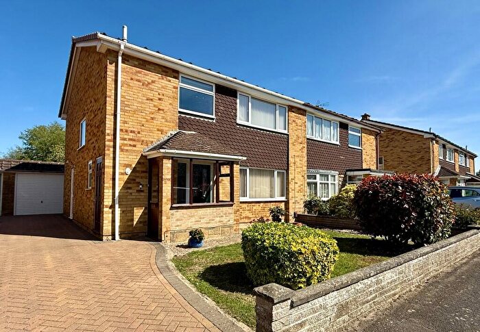 3 Bedroom Semi-Detached House For Sale In Meadow Walk, Woodcot, Gosport, PO13