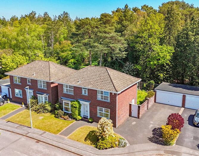 4 Bedroom Detached House For Sale In Cannon Hill Gardens, Wimborne, BH21