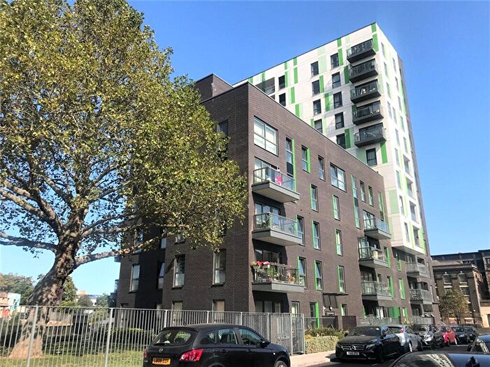 1 Bedroom Apartment To Rent In Tweed Walk, London, E14