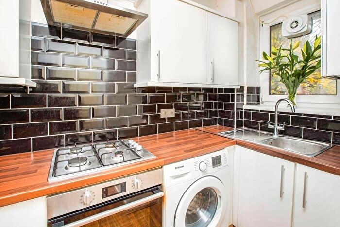 4 Bedroom Apartment To Rent In Werrington Street, London, NW1