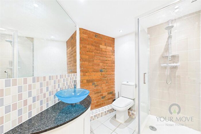 2 Bedroom Flat For Sale In Grove Road, Northampton, NN1