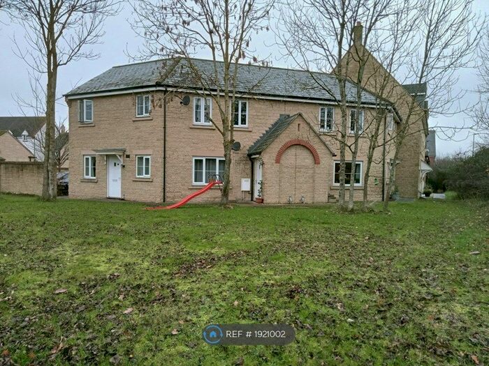 2 Bedroom Maisonette To Rent In Bluebell Court, Bishops Cleeve, Cheltenham, GL52