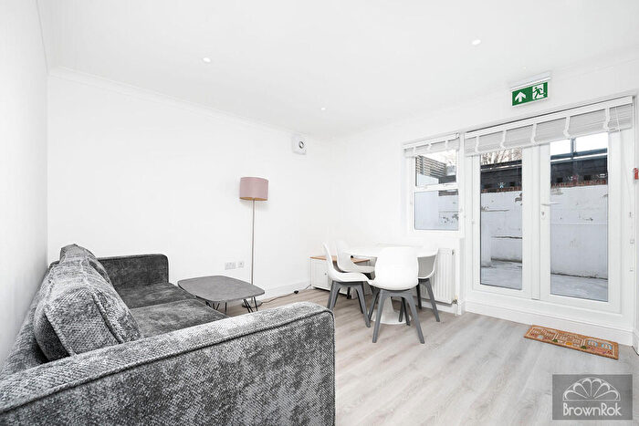 4 Bedroom Apartment To Rent In Brondesbury Road, London, NW6