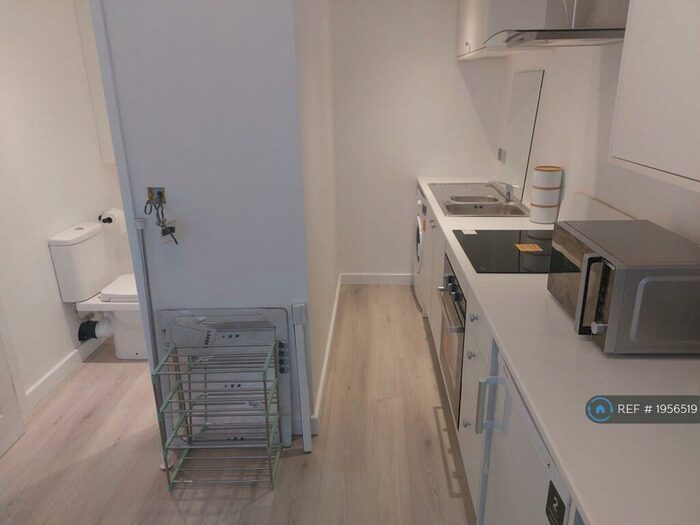 Studio To Rent In Bamber Bridge, Preston, PR5