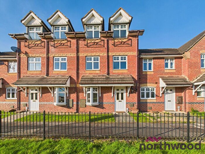 4 Bedroom Town House To Rent In Redwood Drive, Crewe, CW1