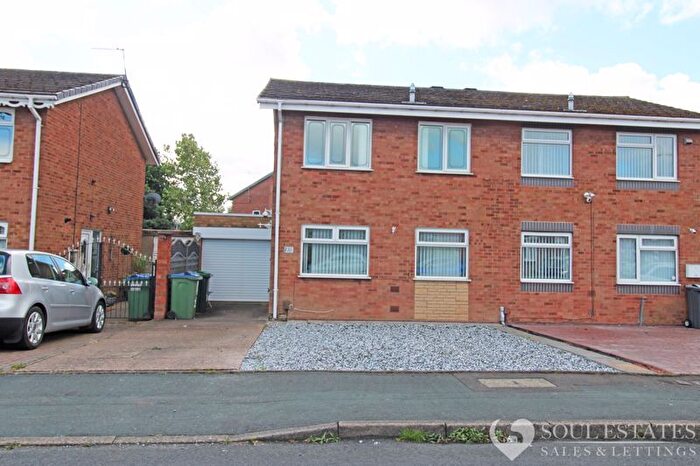3 Bedroom Semi-Detached House To Rent In Oakley Avenue, Tipton, DY4