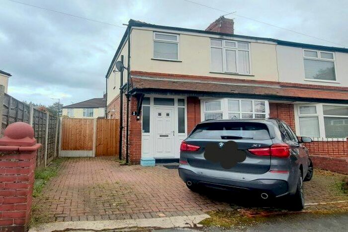 3 Bedroom Property To Rent In Durley Avenue, Altrincham, WA15