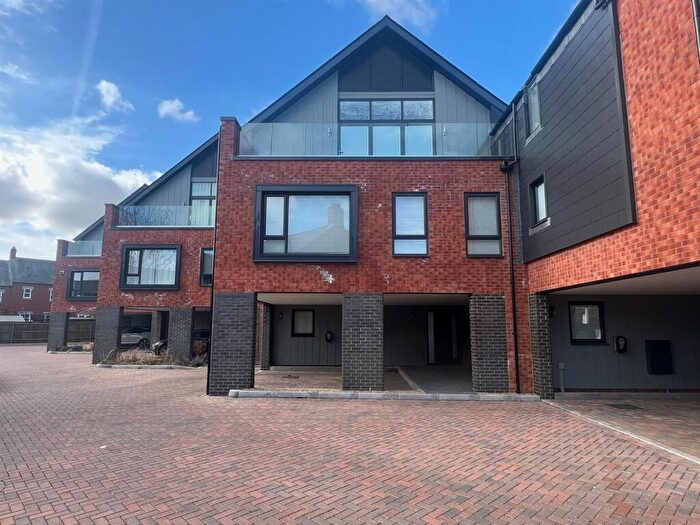 4 Bedroom House To Rent In Stratford Road, Wolverton, Milton Keynes, MK12