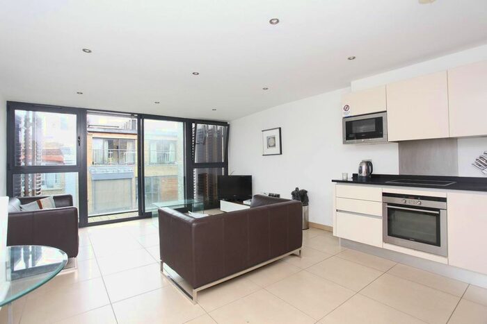 2 Bedroom Flat To Rent In Hoxton Square, Shoreditch, London, N1