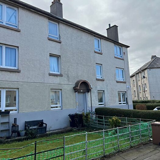 2 Bedroom Flat To Rent In Loganlea Road, Edinburgh, EH7